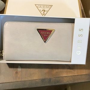 Guess Wristlet